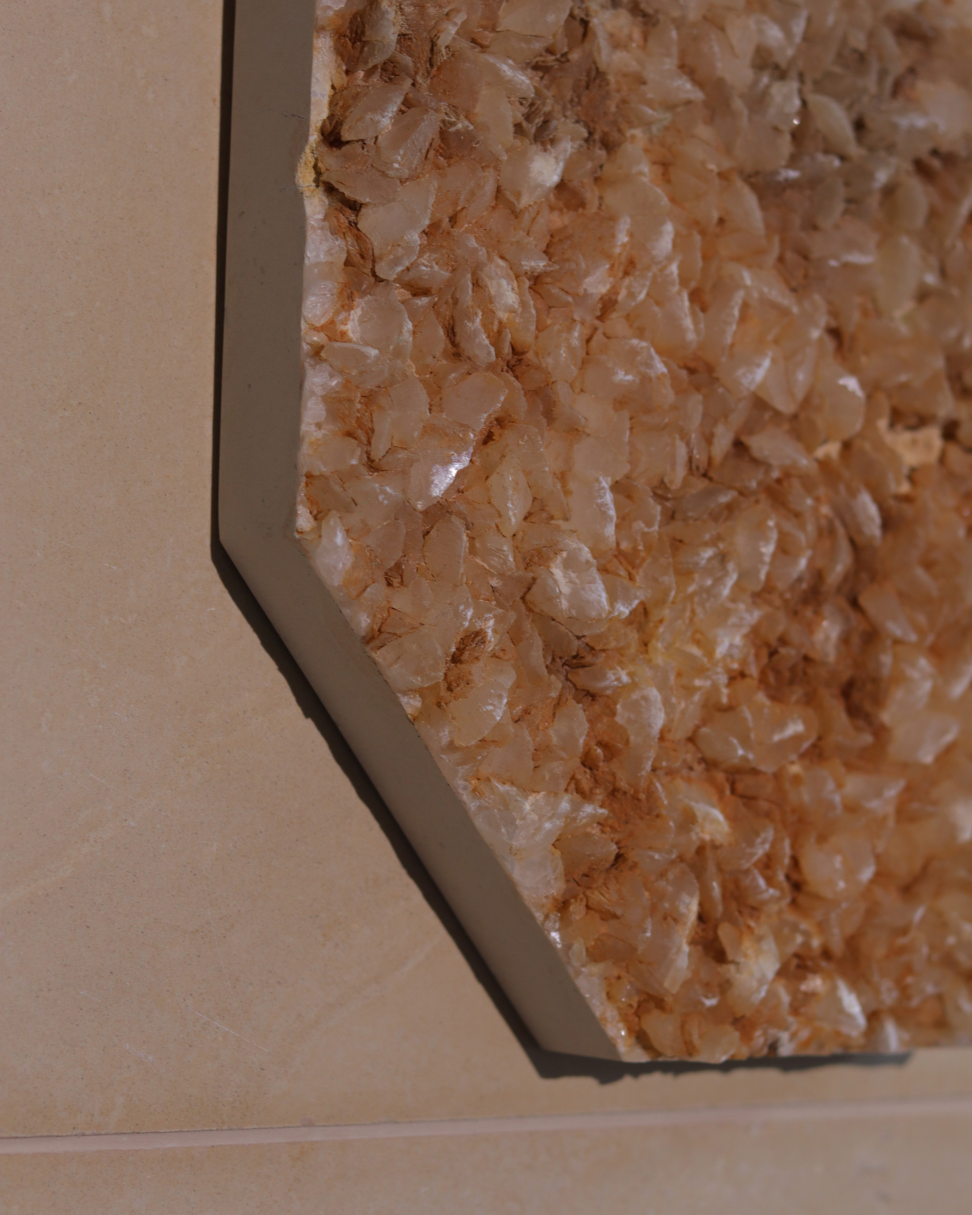 Crystal de pierre en hexagone – Image 4
